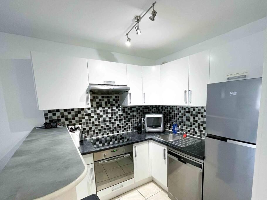 Modern One Bedroom Apartment In カンヌ エクステリア 写真